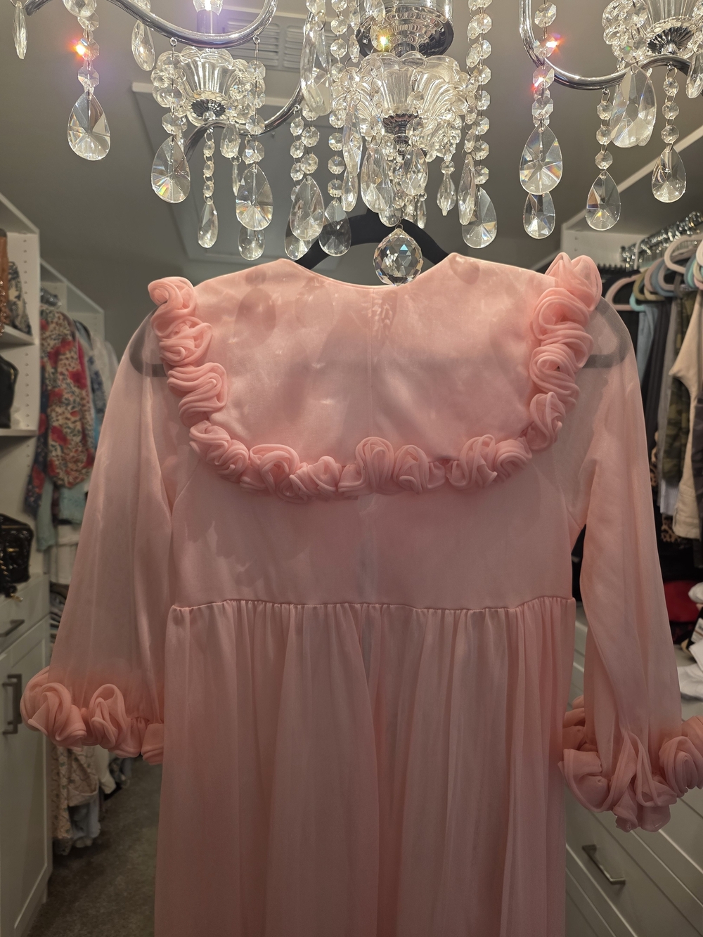 Vintage Ruffled Hollywood Style Long Robe - Picture 5 of 7
